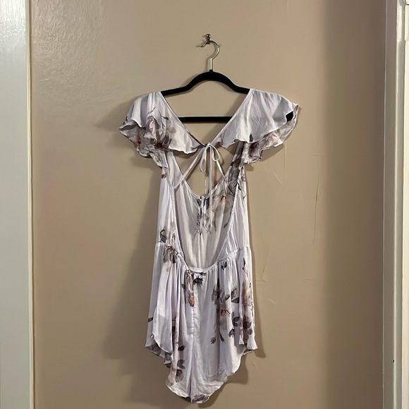 NWT Urban Outfitters Lavender Floral Ruffle Sleeve Tie Back Sheer Romper S - Picture 7 of 16
